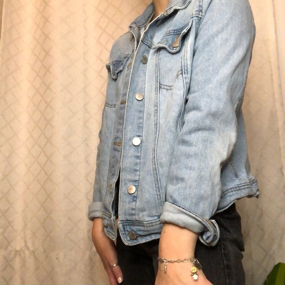 🌼Jean jacket🌼 - Picture 2 of 5